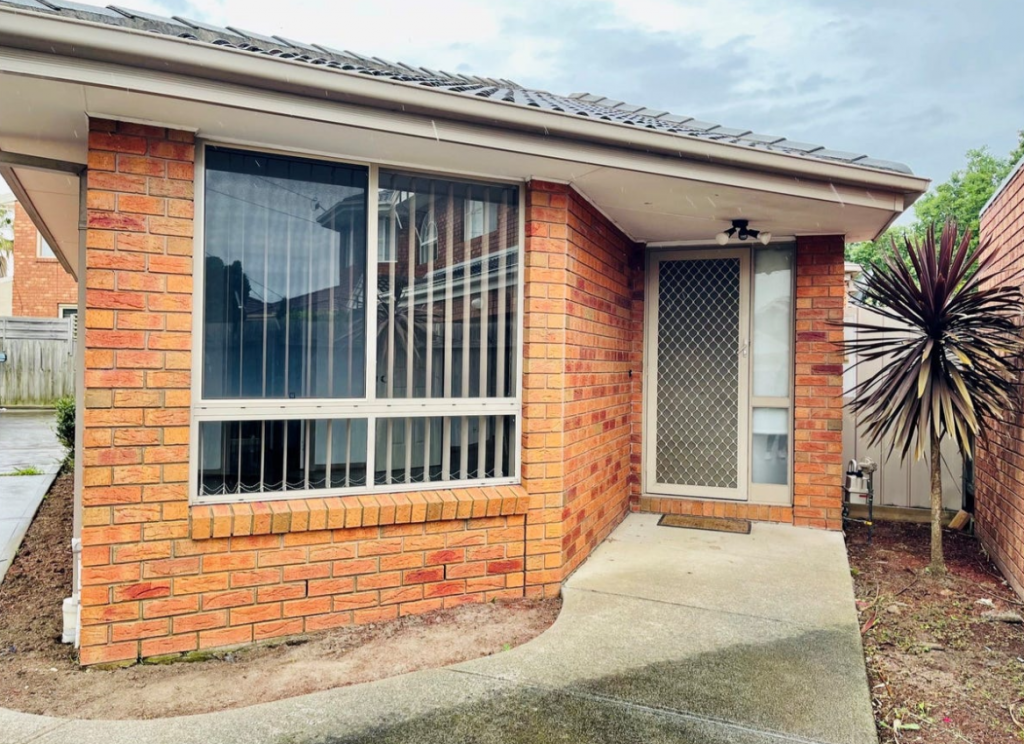 2/9 Elaine Cl, Epping, VIC 3076