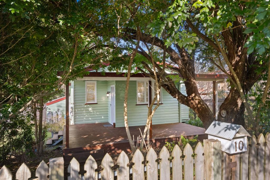 10 Charles St, Brassall, QLD 4305