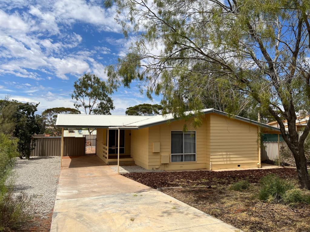 30 Mulgaria Cres, Roxby Downs, SA 5725