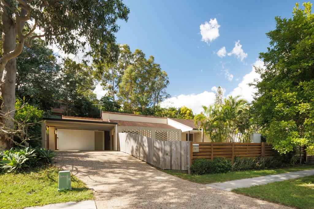 37 Ironbark Rd, Chapel Hill, QLD 4069