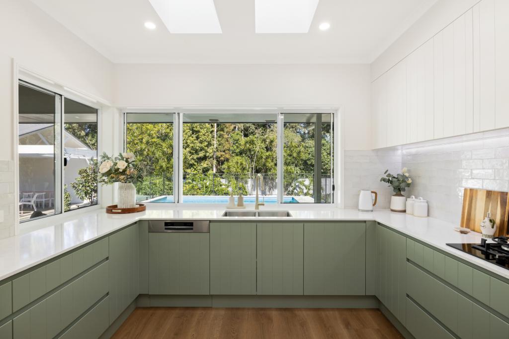 17 Adori Dr, Mountain Creek, QLD 4557