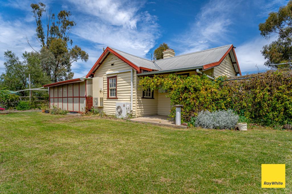 9 Railway Ct, Knowsley, VIC 3523