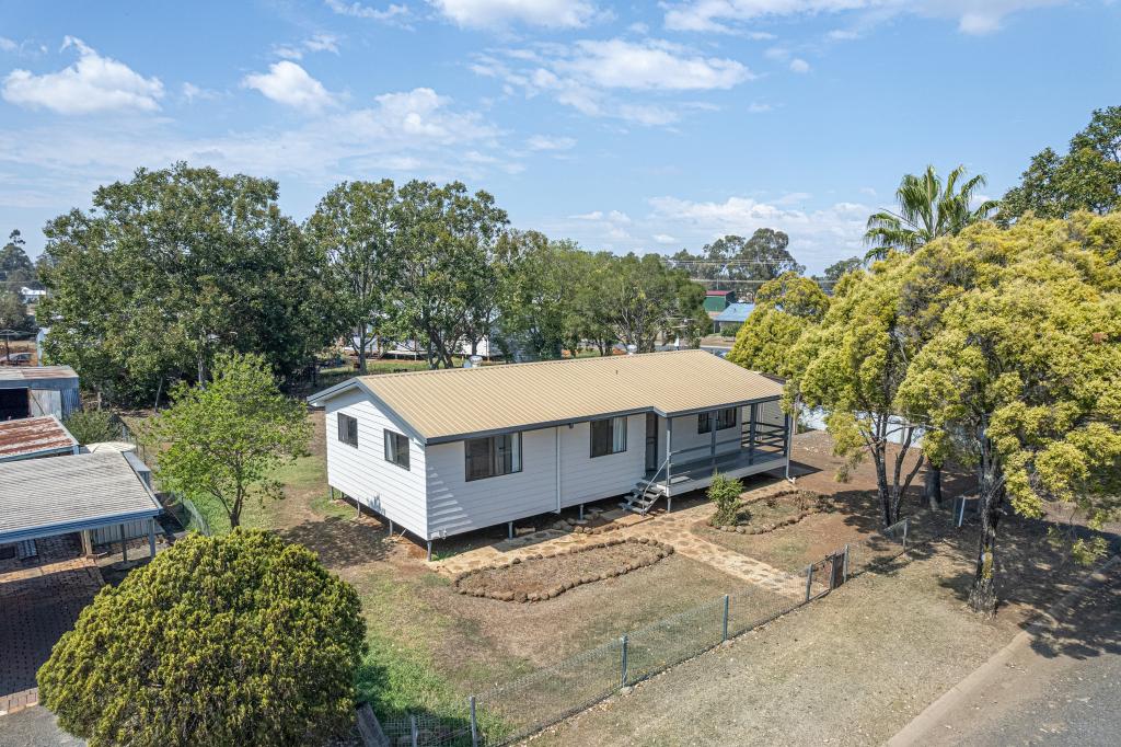 23 WEST ST, OAKEY, QLD 4401