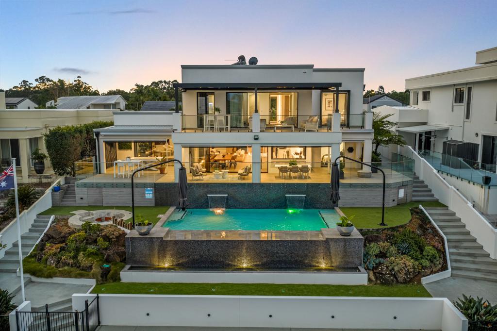 92 Cabana Bvd, Benowa, QLD 4217