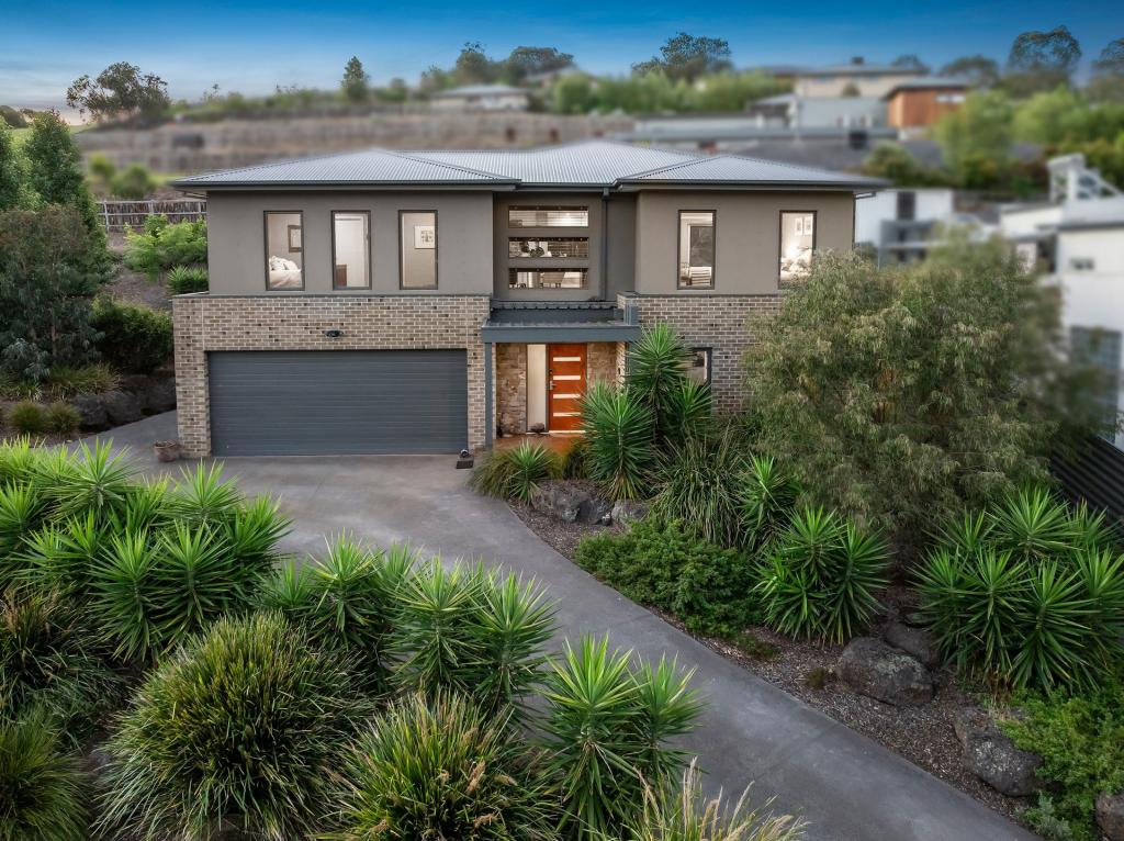 15 Brownlow Dr, Diamond Creek, VIC 3089