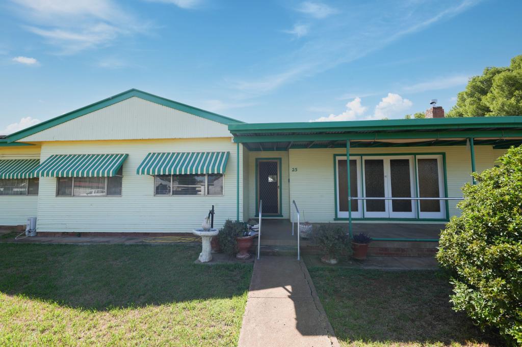 25 WEST ST, TRUNDLE, NSW 2875