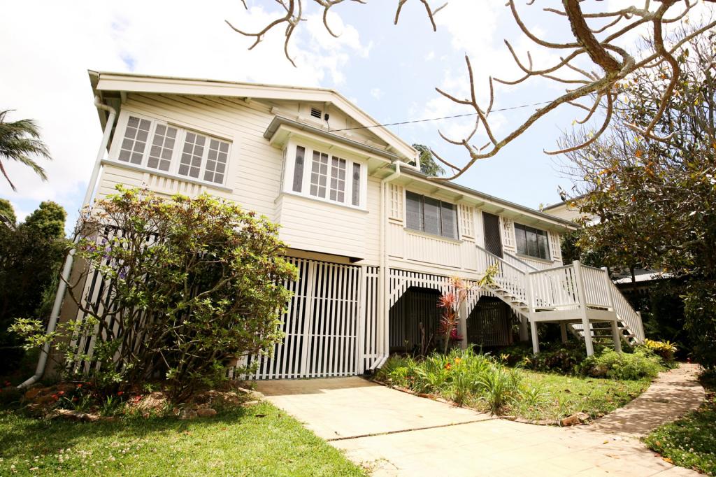 48 WOODVILLE ST, HENDRA, QLD 4011