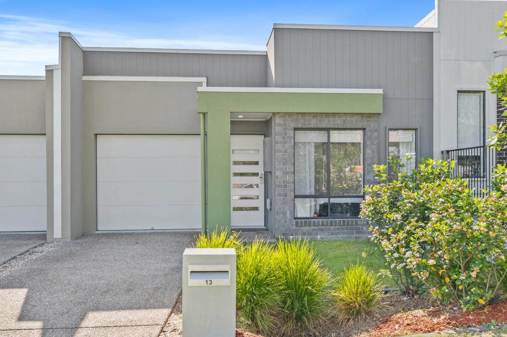 13 Huon Pl, Hillcrest, QLD 4118