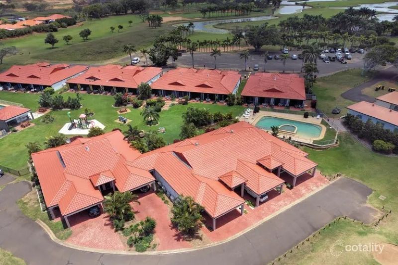 25/1 PEBBLE BEACH DR, CORAL COVE, QLD 4670