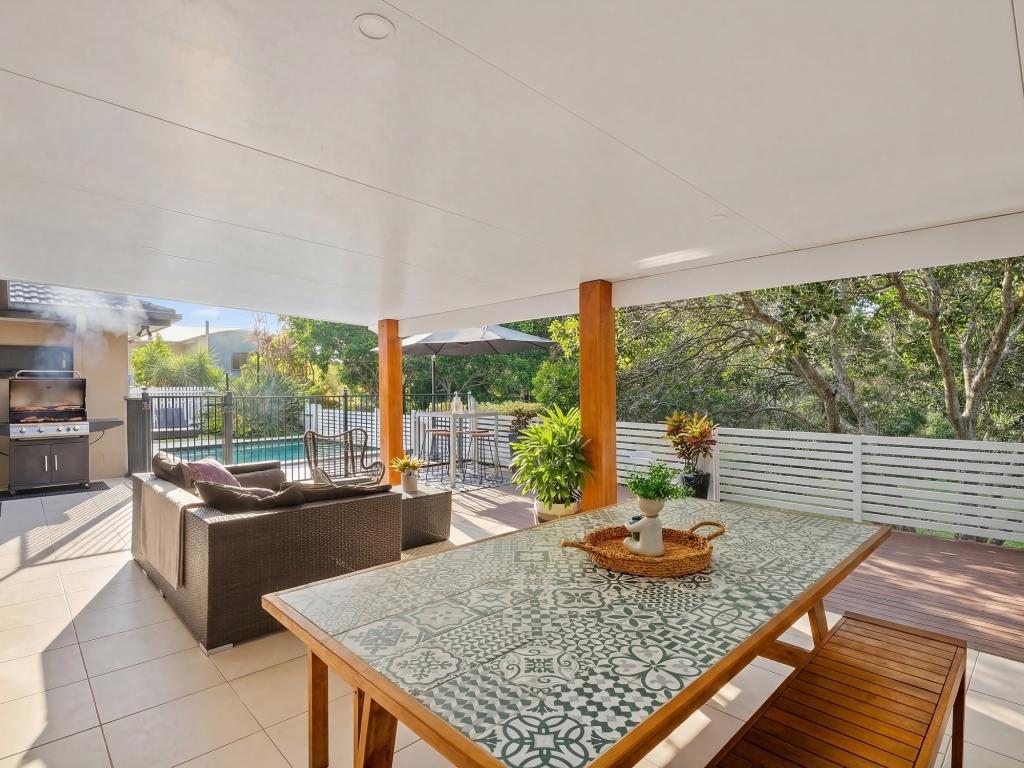 1 Nyoka Ct, Elanora, QLD 4221