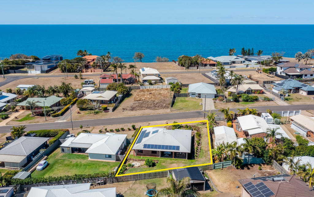 7 Marian St, Coral Cove, QLD 4670