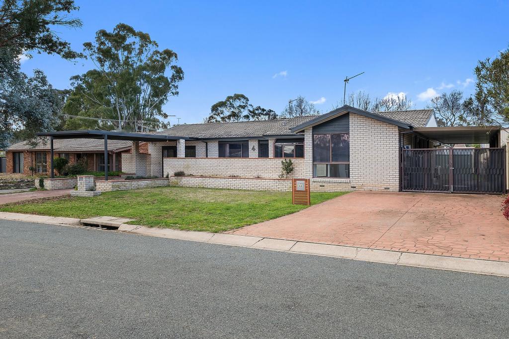 4 Twine Pl, Monash, ACT 2904