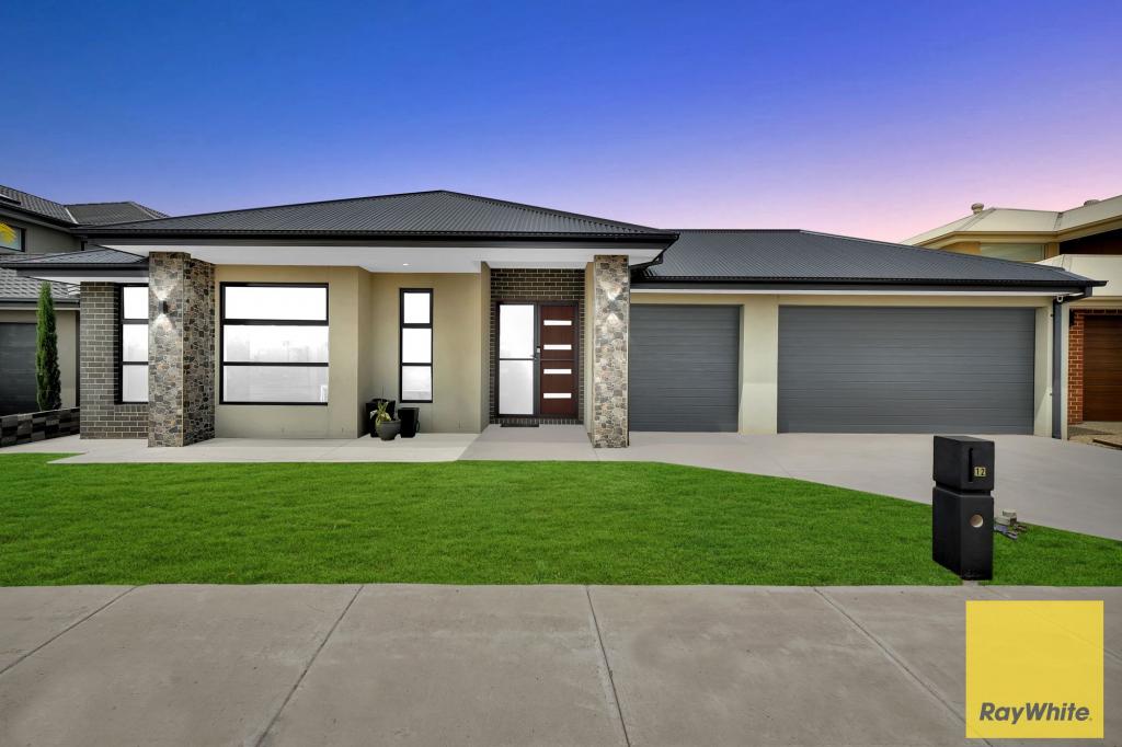 12 KANGAROO CRES, AINTREE, VIC 3336