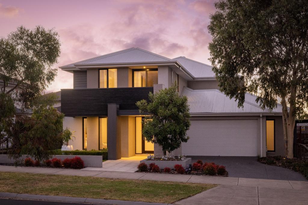 64 MCKENZIE RD, COWES, VIC 3922