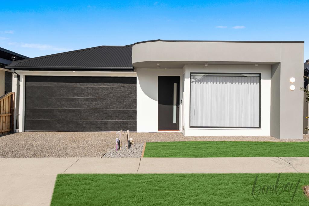 10 Pyrus Cres, Mickleham, VIC 3064