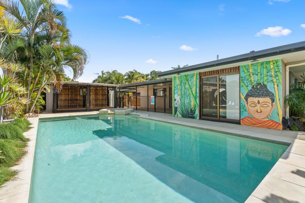 15 Tingira Tce, Scarness, QLD 4655