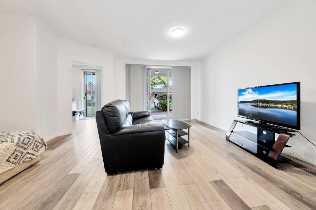 9/12-20 Kinarra Ave, Wyoming, NSW 2250