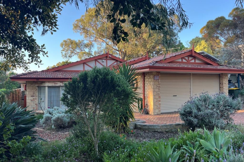 33 Bournemouth Cres, Wembley Downs, WA 6019