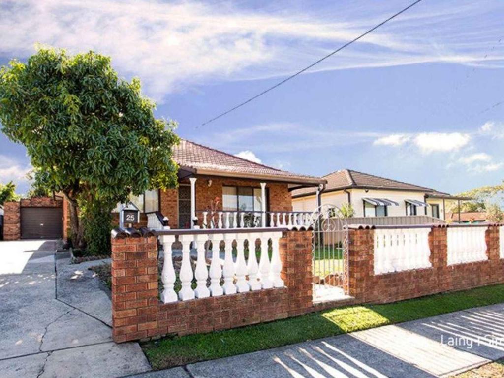 25 Bristol St, Merrylands West, NSW 2160