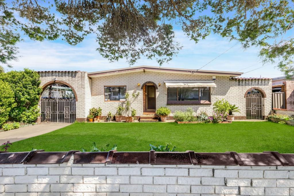 60 Parkes Cres, Blackett, NSW 2770