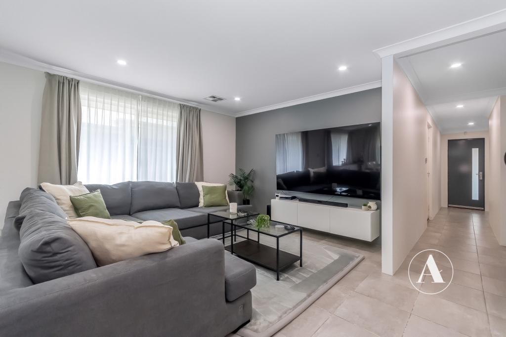 3 Charnwood Gr, Hilbert, WA 6112