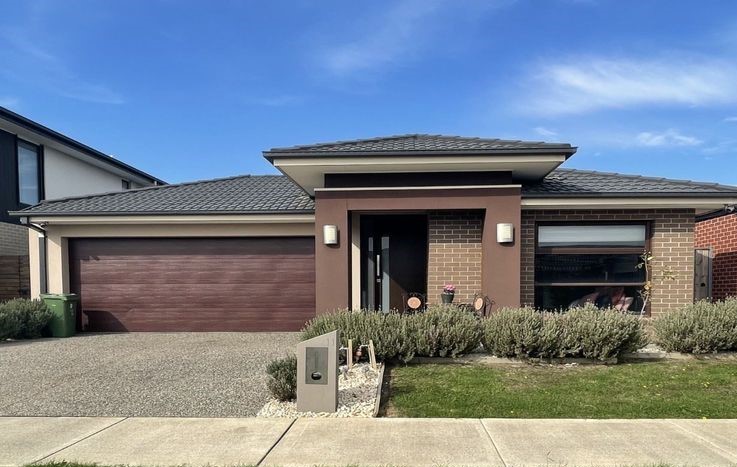 11 Cardex Rd, Clyde North, VIC 3978