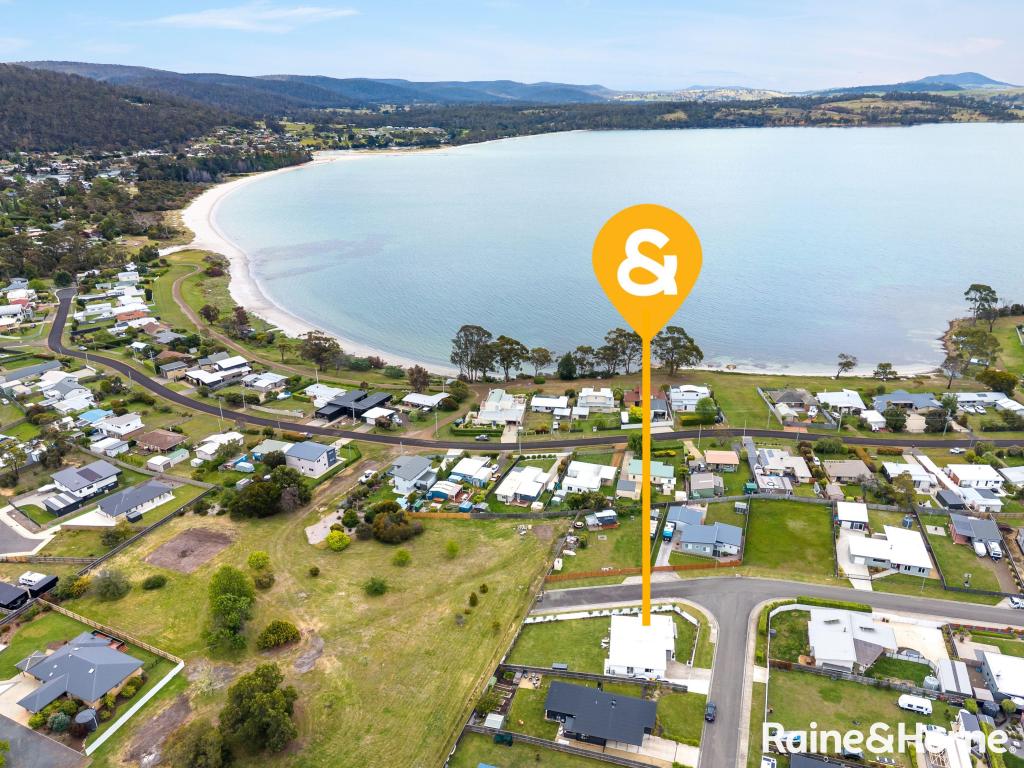 2 Oyster Pl, Orford, TAS 7190