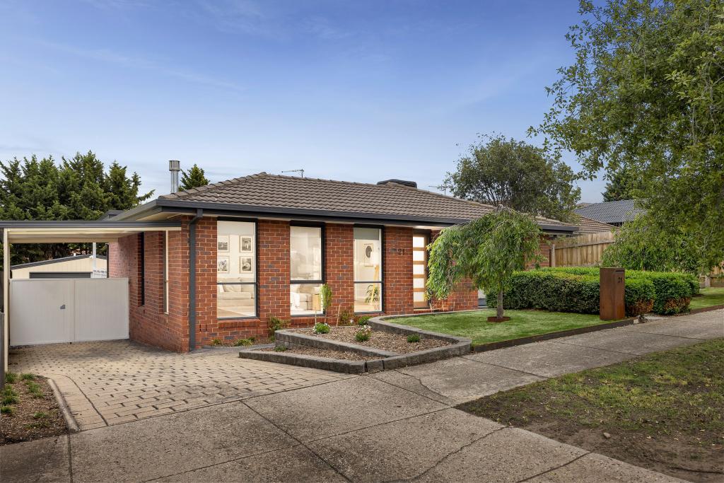 21 FULLBROOK DR, SUNBURY, VIC 3429