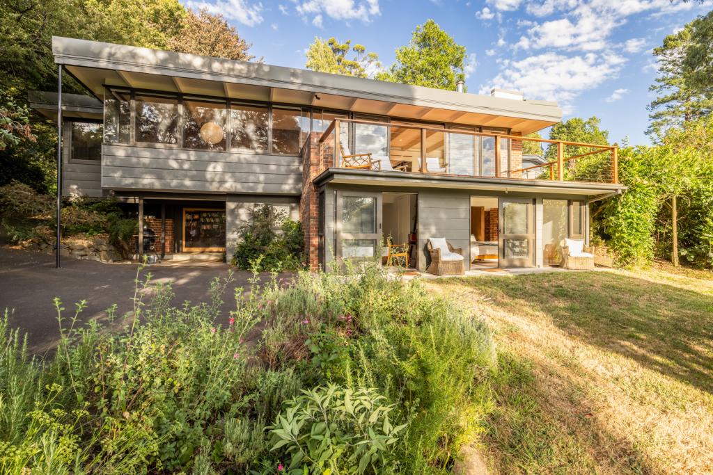 37 FALLS RD, KALORAMA, VIC 3766