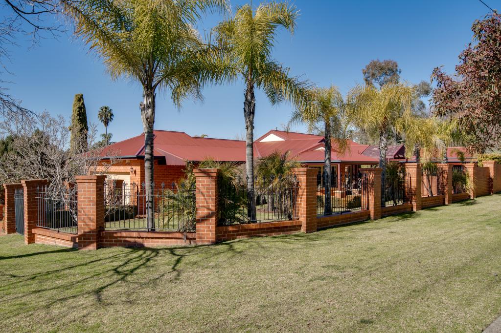 1 Watt Pl, Lavington, NSW 2641