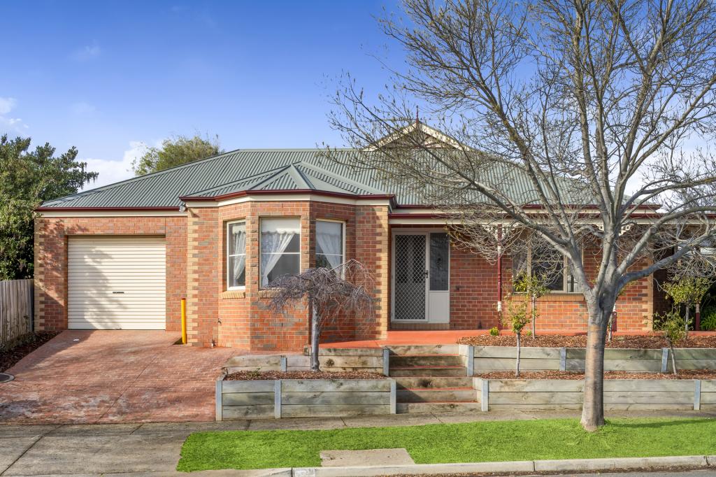 77 Meadowvale Dr, Grovedale, VIC 3216