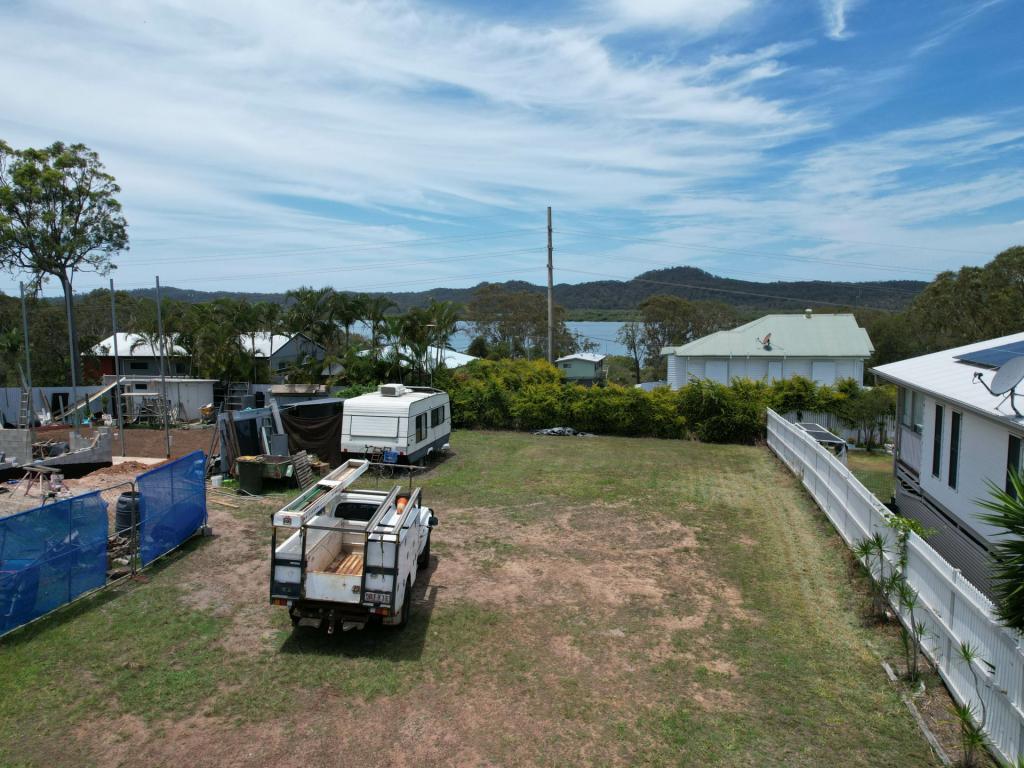 5 Yacht St, Russell Island, QLD 4184