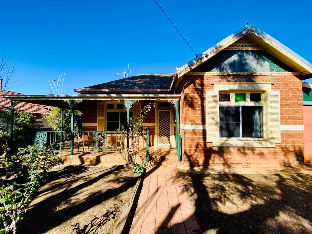 27 Elizabeth St, Parkes, NSW 2870