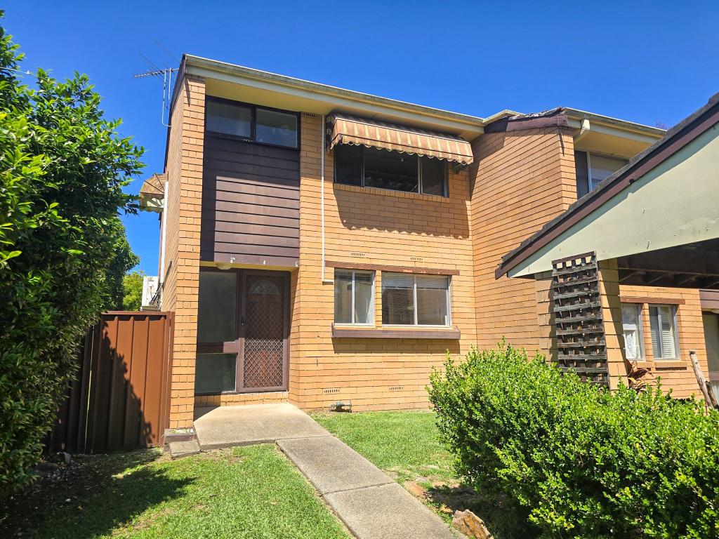 1/43 Clarence St, Macquarie Fields, NSW 2564