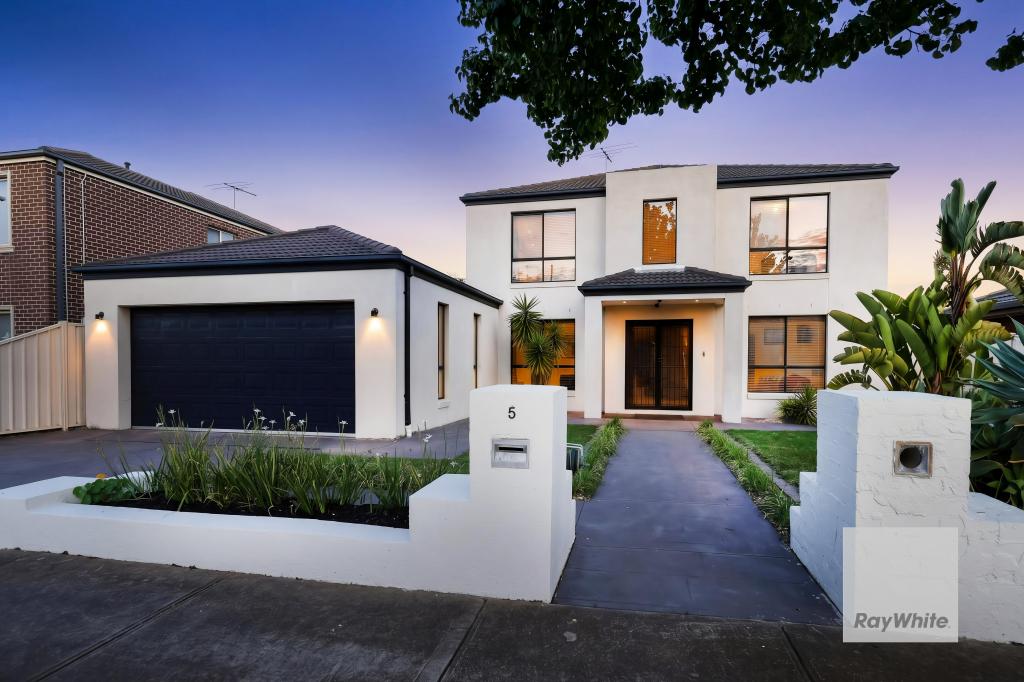 5 BURNLEY GR, TAYLORS HILL, VIC 3037