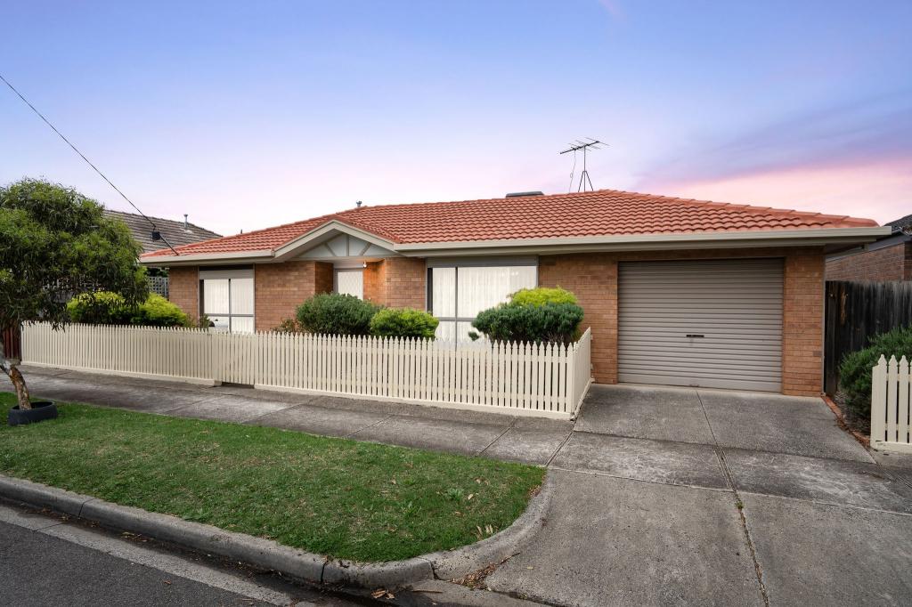 11 Holden Ave, Avondale Heights, VIC 3034
