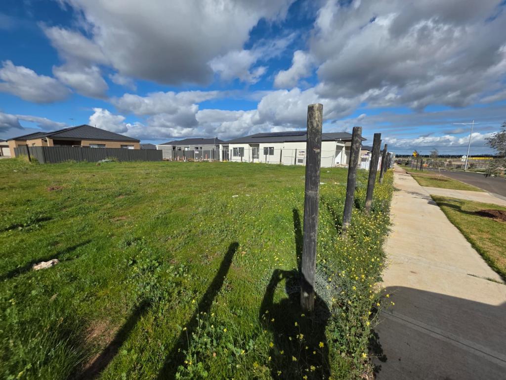 34 DULCIS ST, MANOR LAKES, VIC 3024