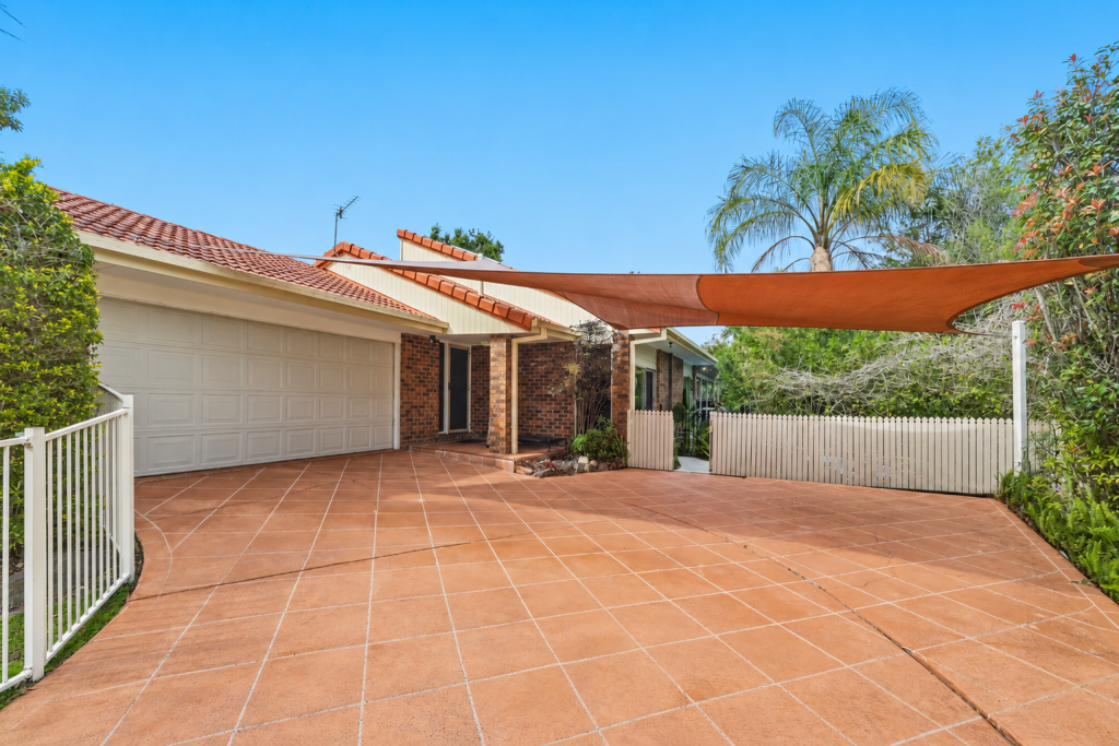 3 WATTLE GLEN PL, ROBINA, QLD 4226