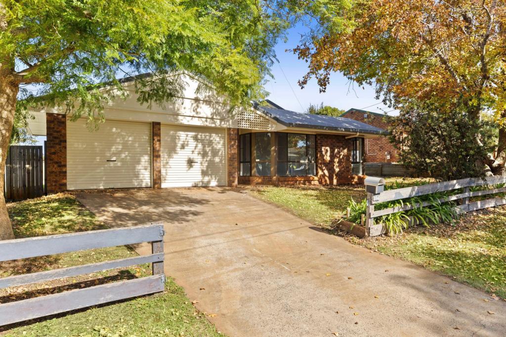 12 Marwedel St, Kearneys Spring, QLD 4350