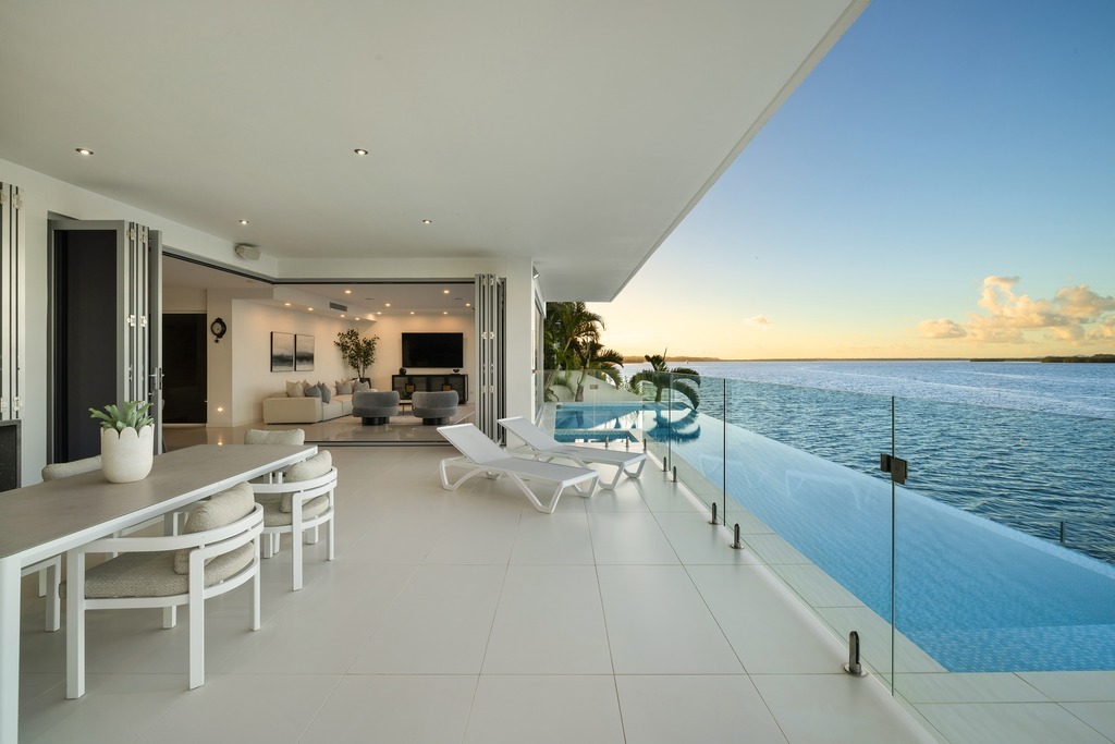 46 Knightsbridge Pde E, Paradise Point, QLD 4216