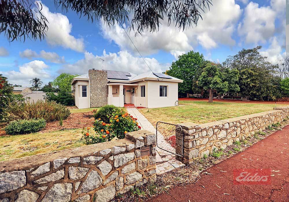 71 Clayton Rd, Narrogin, WA 6312