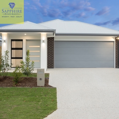 8 Marsdenia Dr, White Rock, QLD 4306