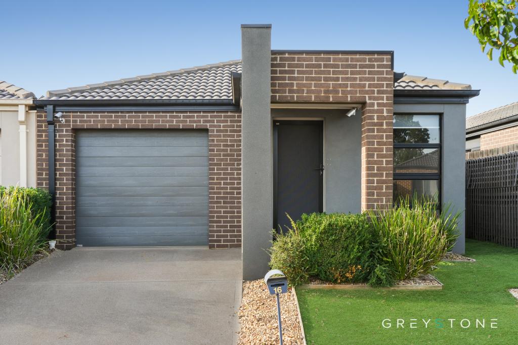 16 Abbott St, Melton South, VIC 3338
