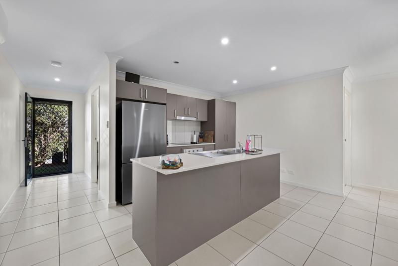 1 & 2/8 Bonney St, Rural View, QLD 4740