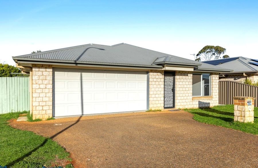 13 Uniplaza Ct, Kearneys Spring, QLD 4350