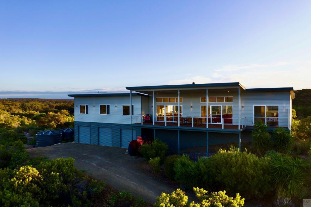 10 CYGNET ST, ISLAND BEACH, SA 5222