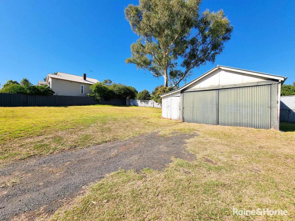 2 Main St, Young, NSW 2594