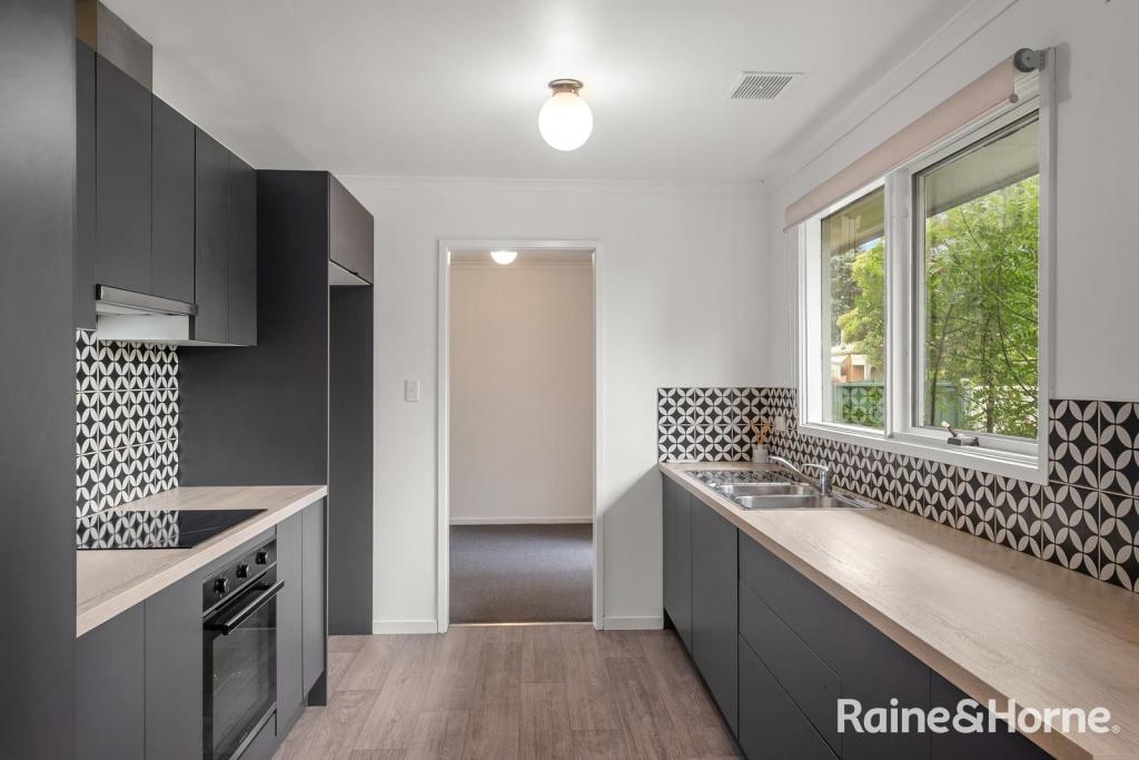 26 Stuart Dr, Woodend, VIC 3442