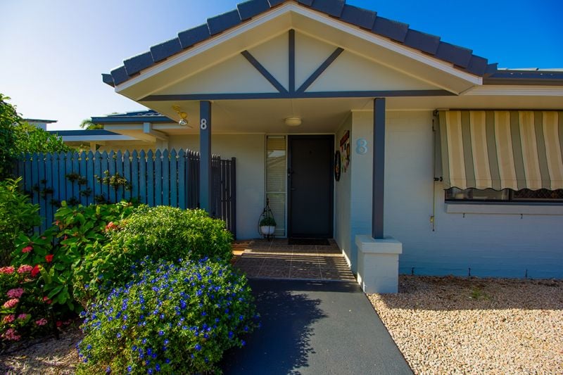 8 Sandpiper Ct, Sandstone Point, QLD 4511