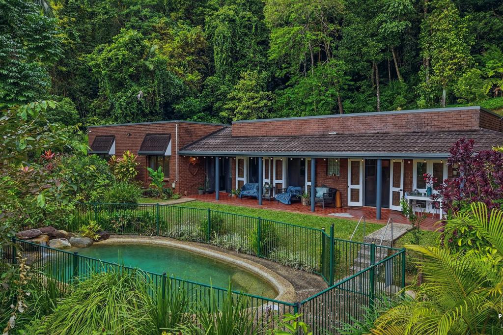 18-20 Cascades Dr, Redlynch, QLD 4870